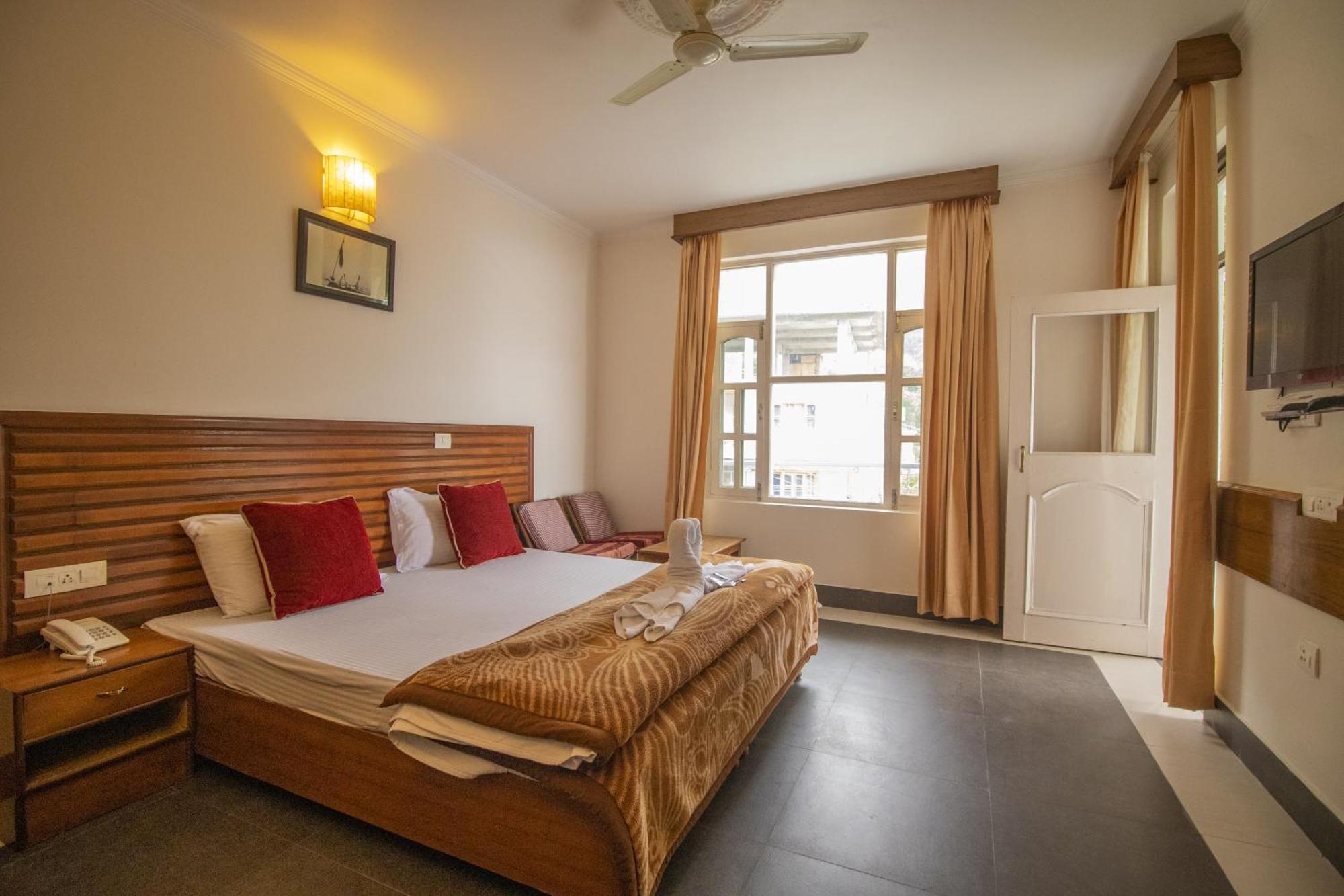 Wow Stayz2 Hotel The Lodge Дармсала Экстерьер фото