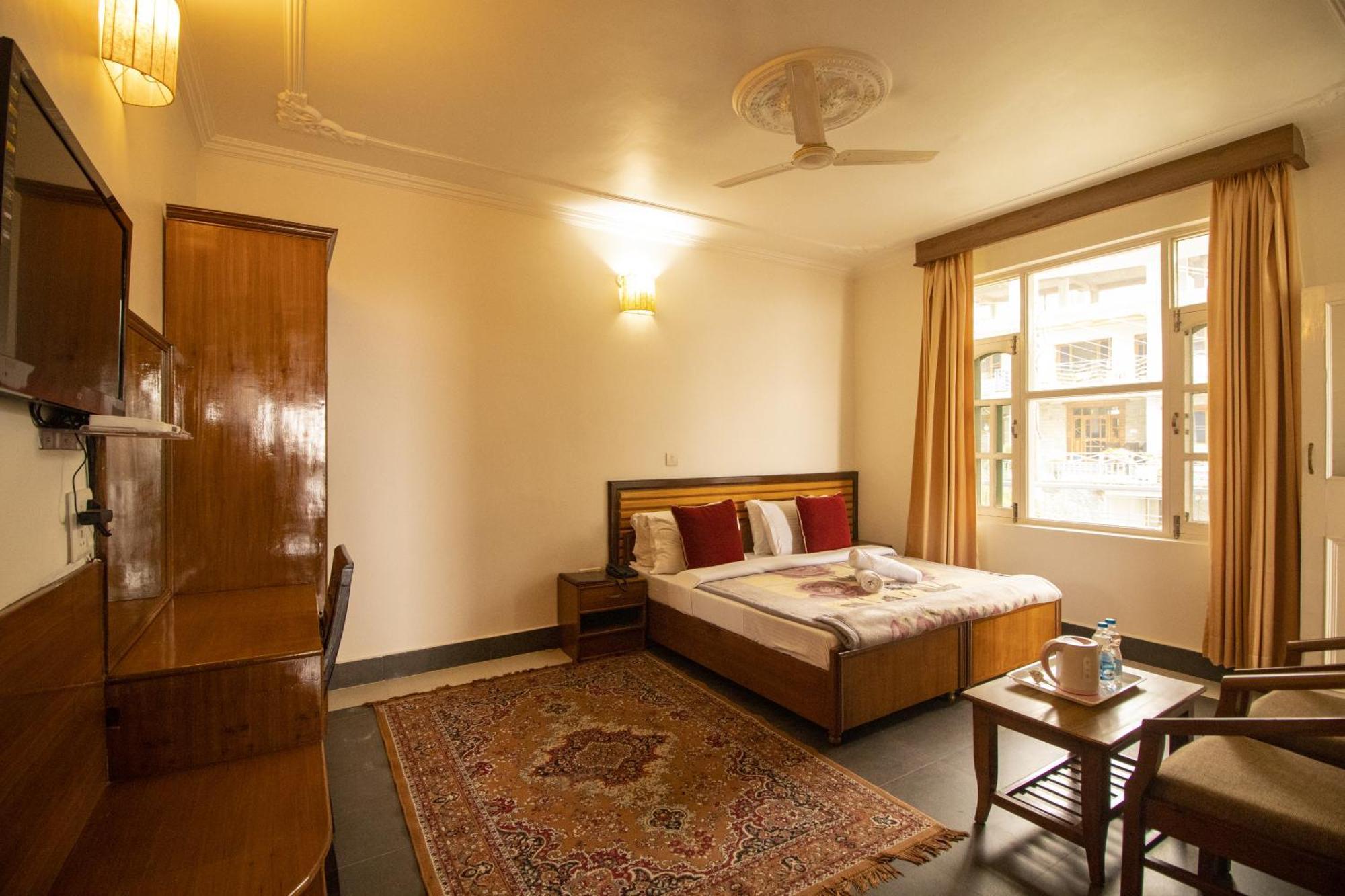 Wow Stayz2 Hotel The Lodge Дармсала Экстерьер фото