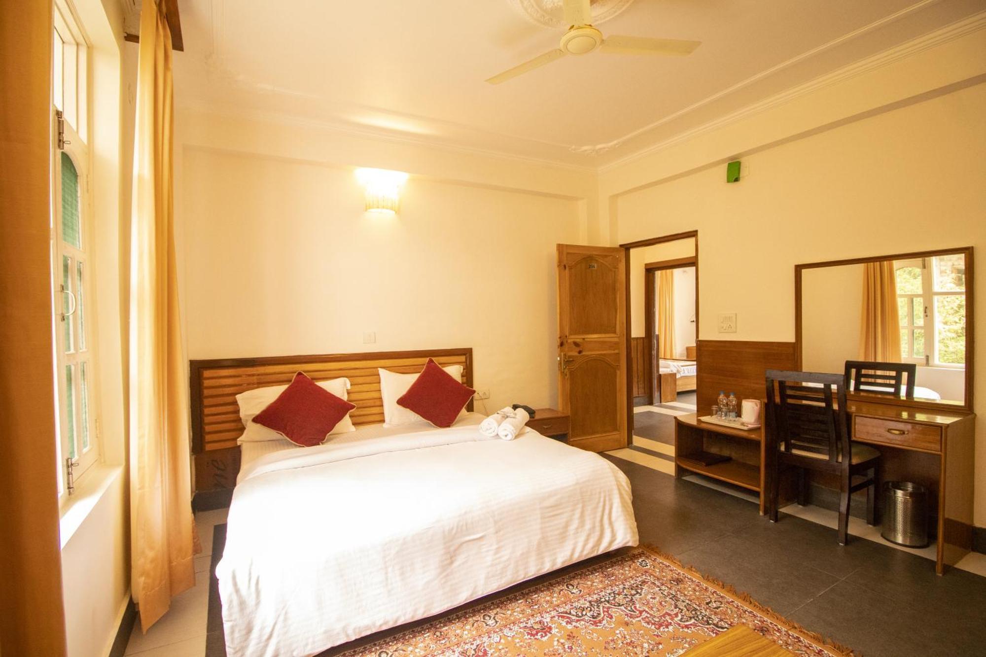 Wow Stayz2 Hotel The Lodge Дармсала Экстерьер фото