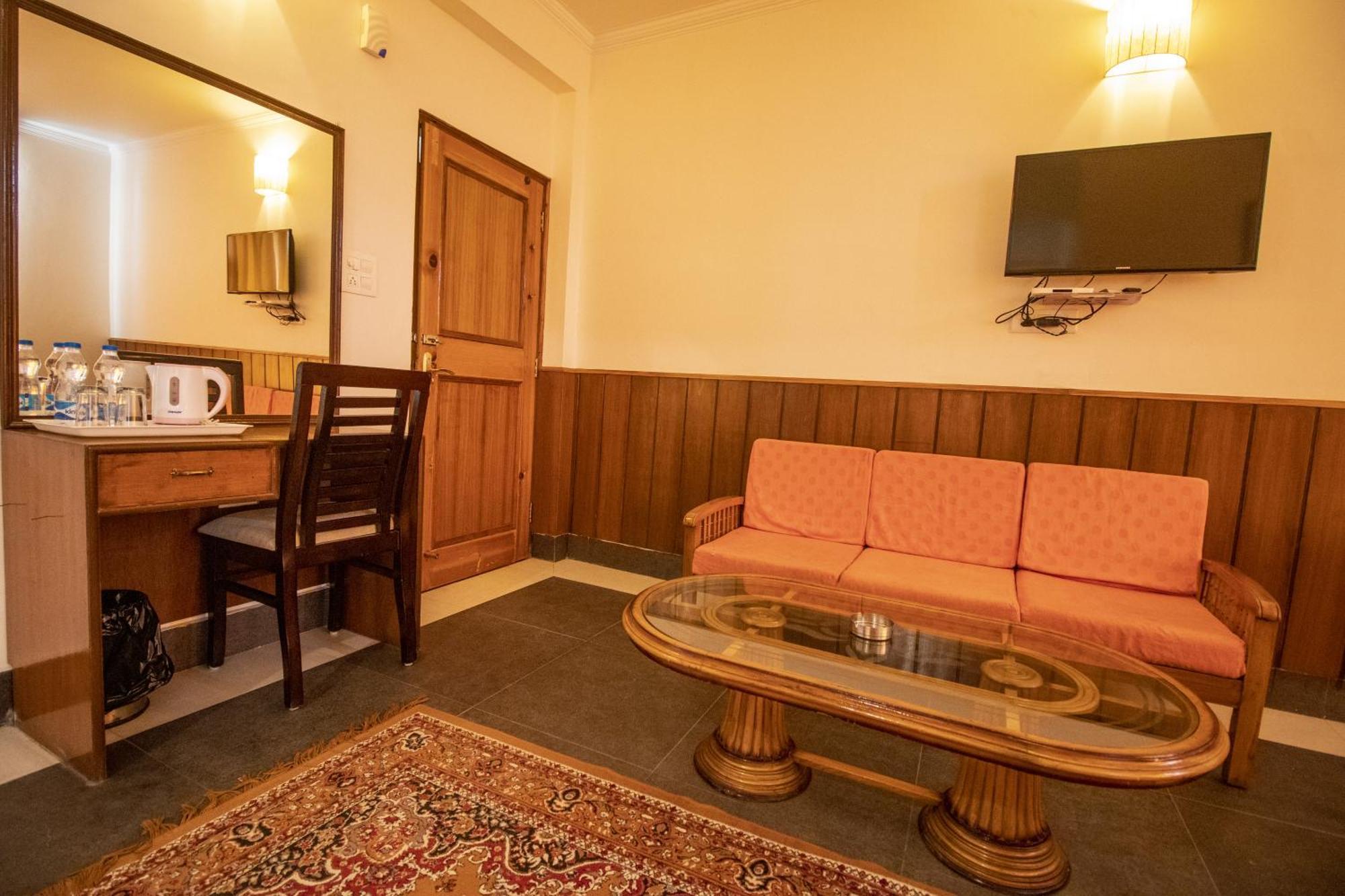 Wow Stayz2 Hotel The Lodge Дармсала Экстерьер фото
