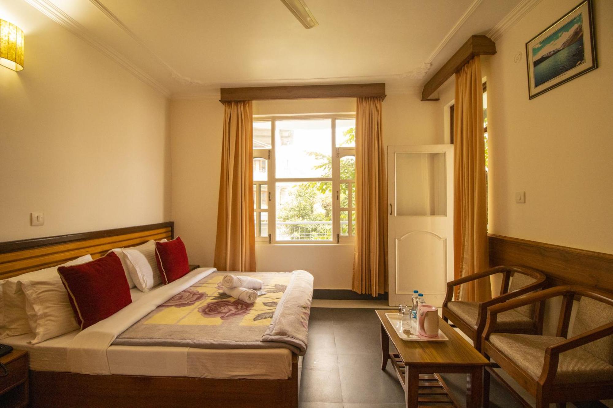 Wow Stayz2 Hotel The Lodge Дармсала Экстерьер фото