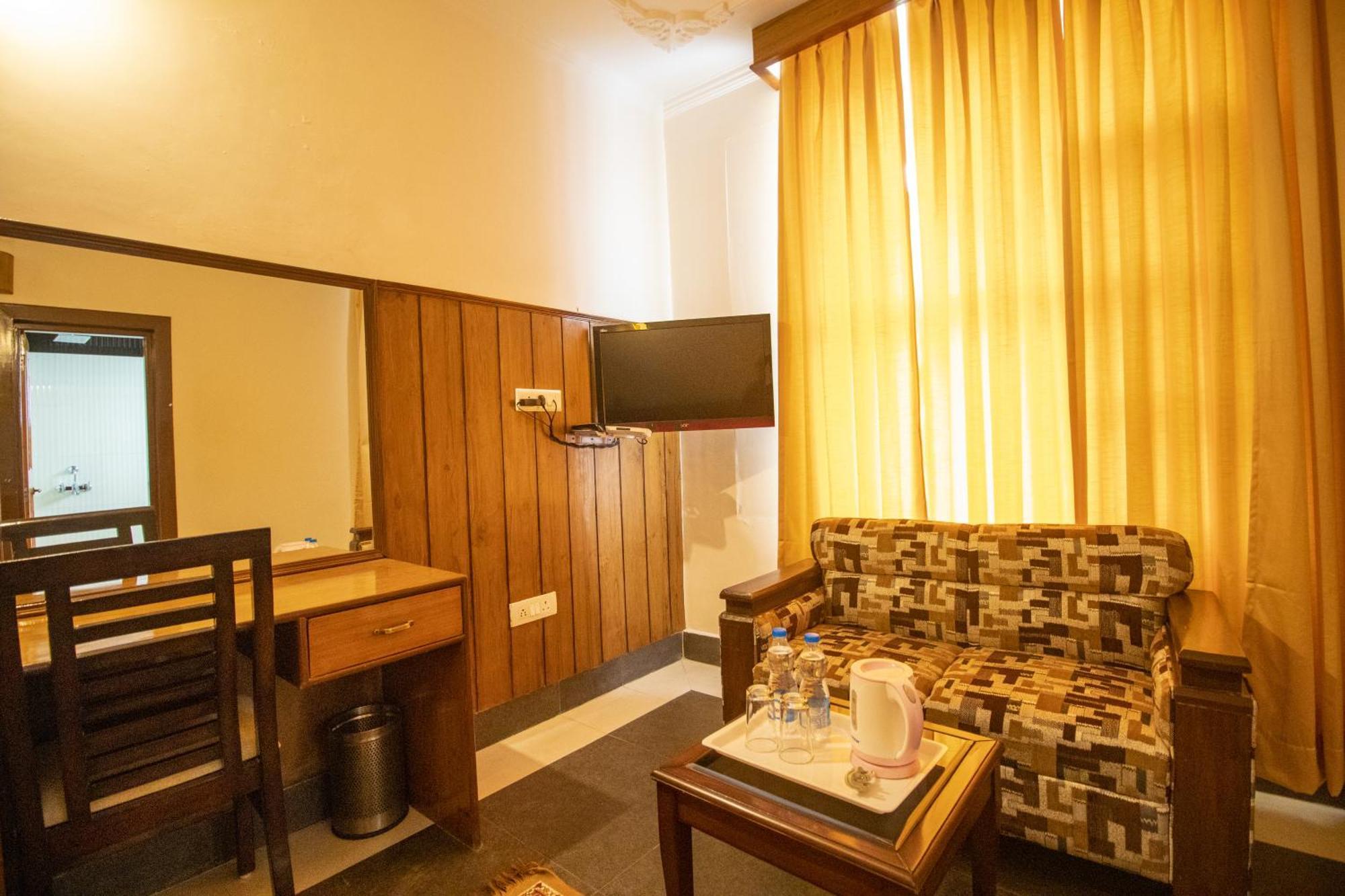 Wow Stayz2 Hotel The Lodge Дармсала Экстерьер фото