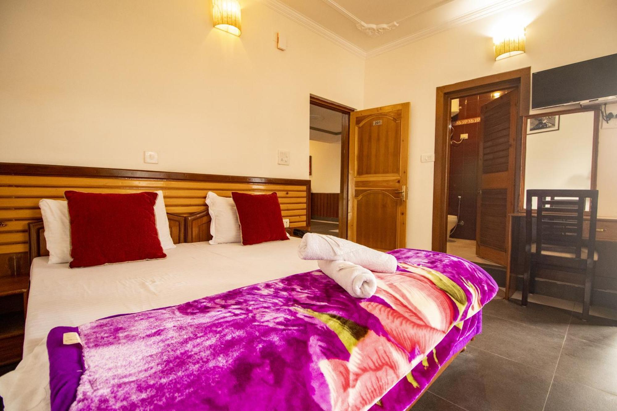 Wow Stayz2 Hotel The Lodge Дармсала Экстерьер фото