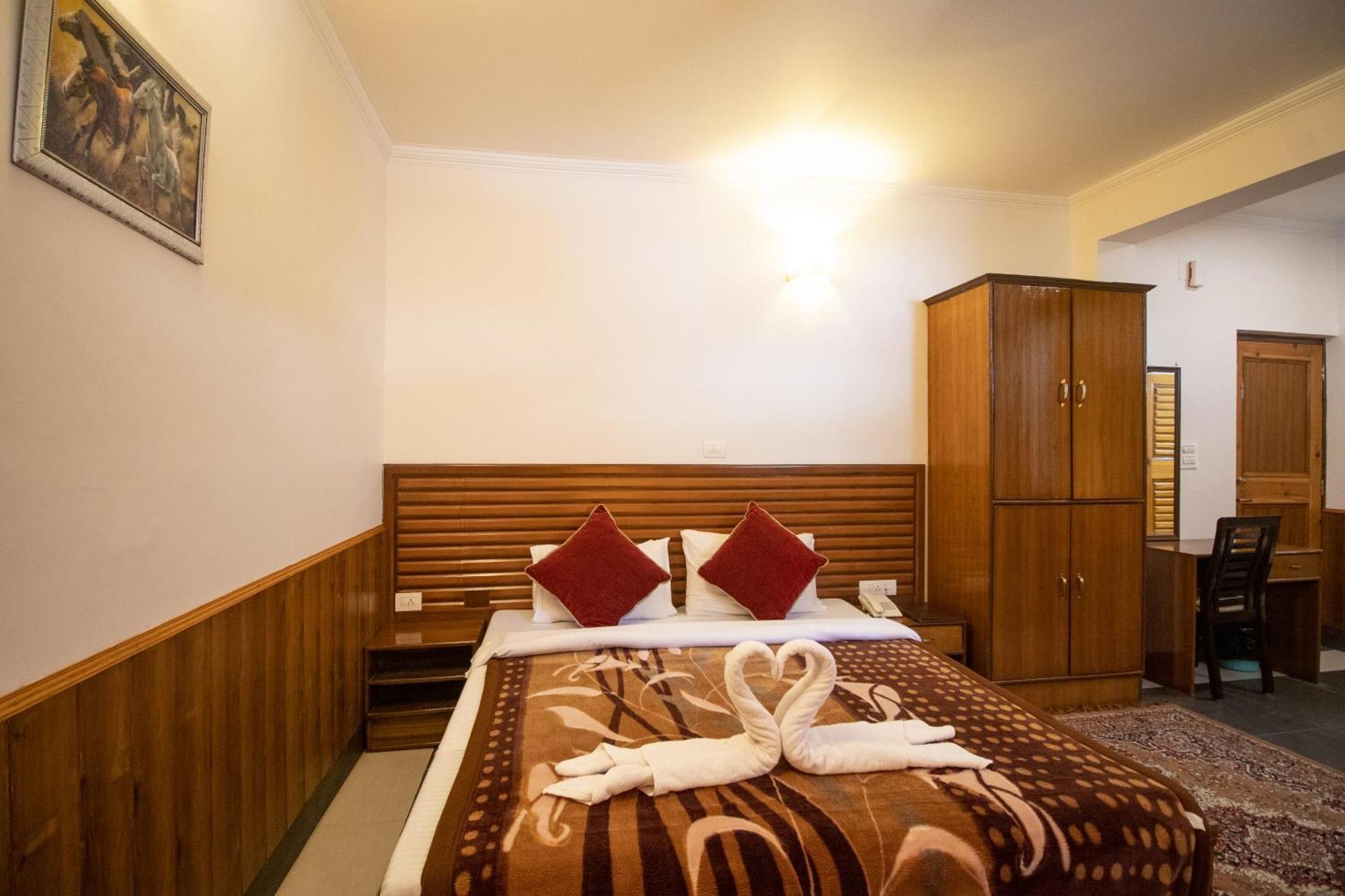 Wow Stayz2 Hotel The Lodge Дармсала Экстерьер фото