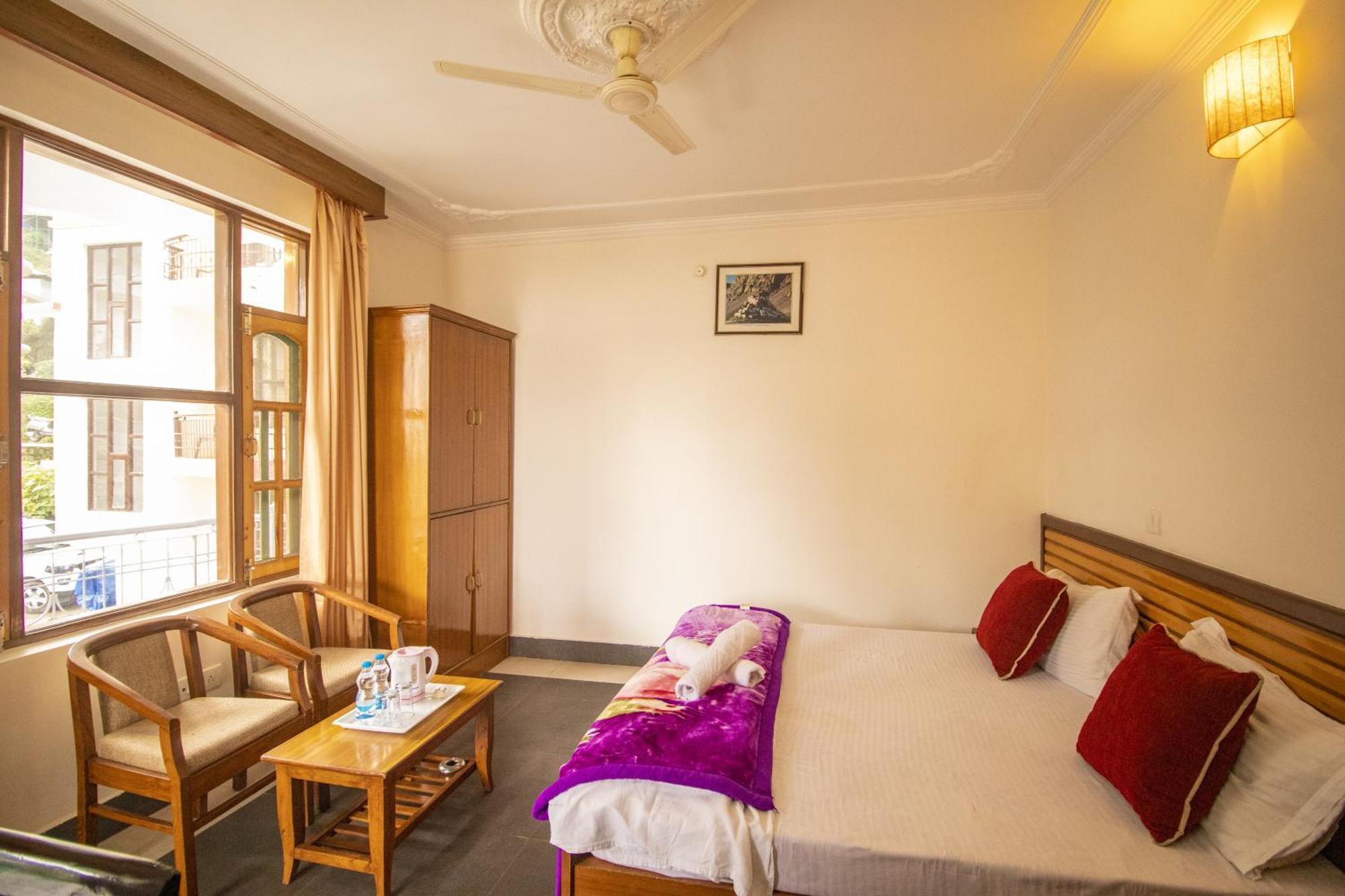 Wow Stayz2 Hotel The Lodge Дармсала Экстерьер фото
