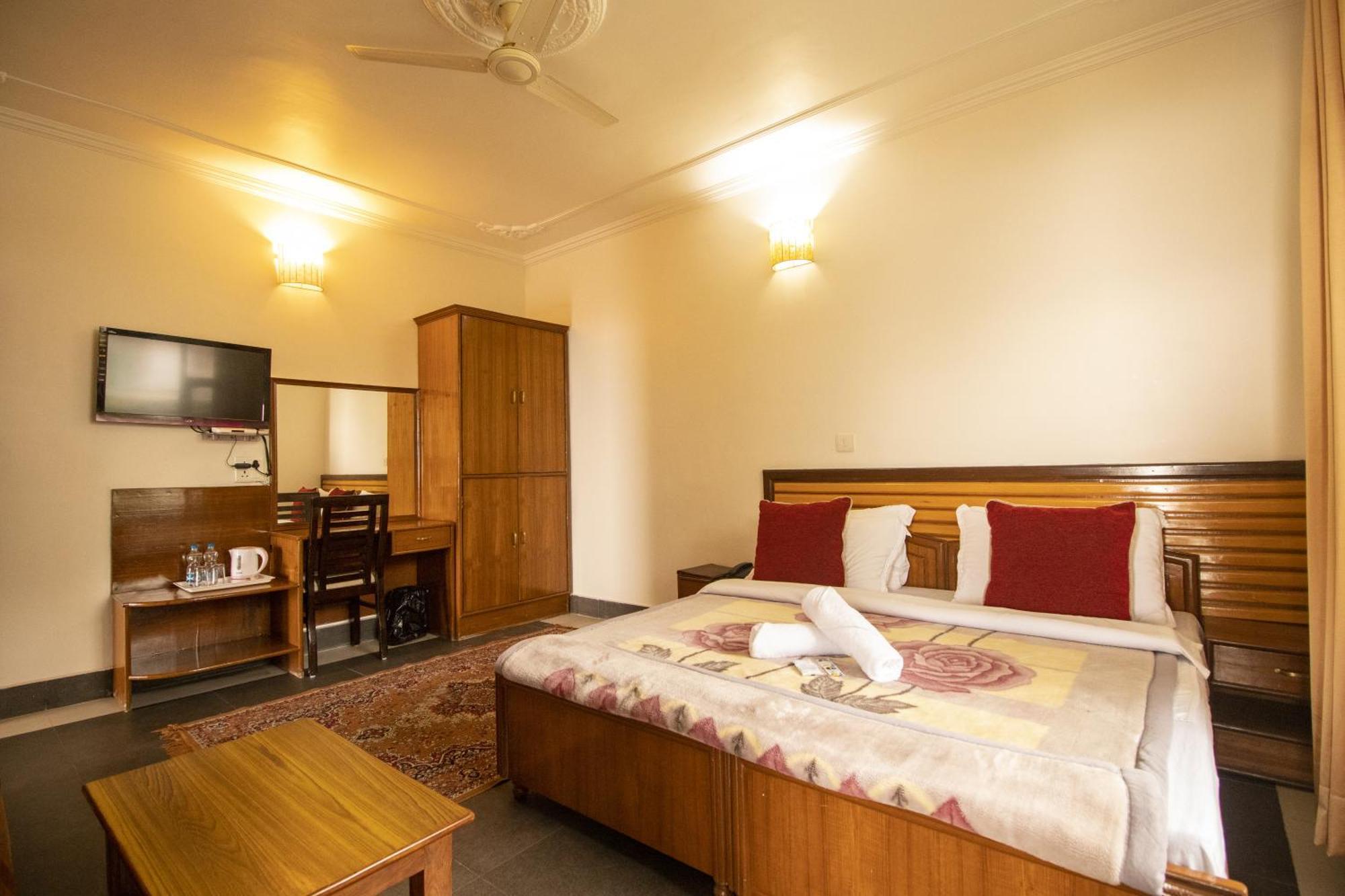 Wow Stayz2 Hotel The Lodge Дармсала Экстерьер фото