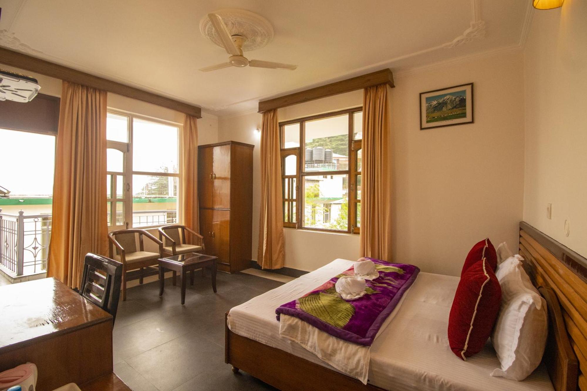 Wow Stayz2 Hotel The Lodge Дармсала Экстерьер фото